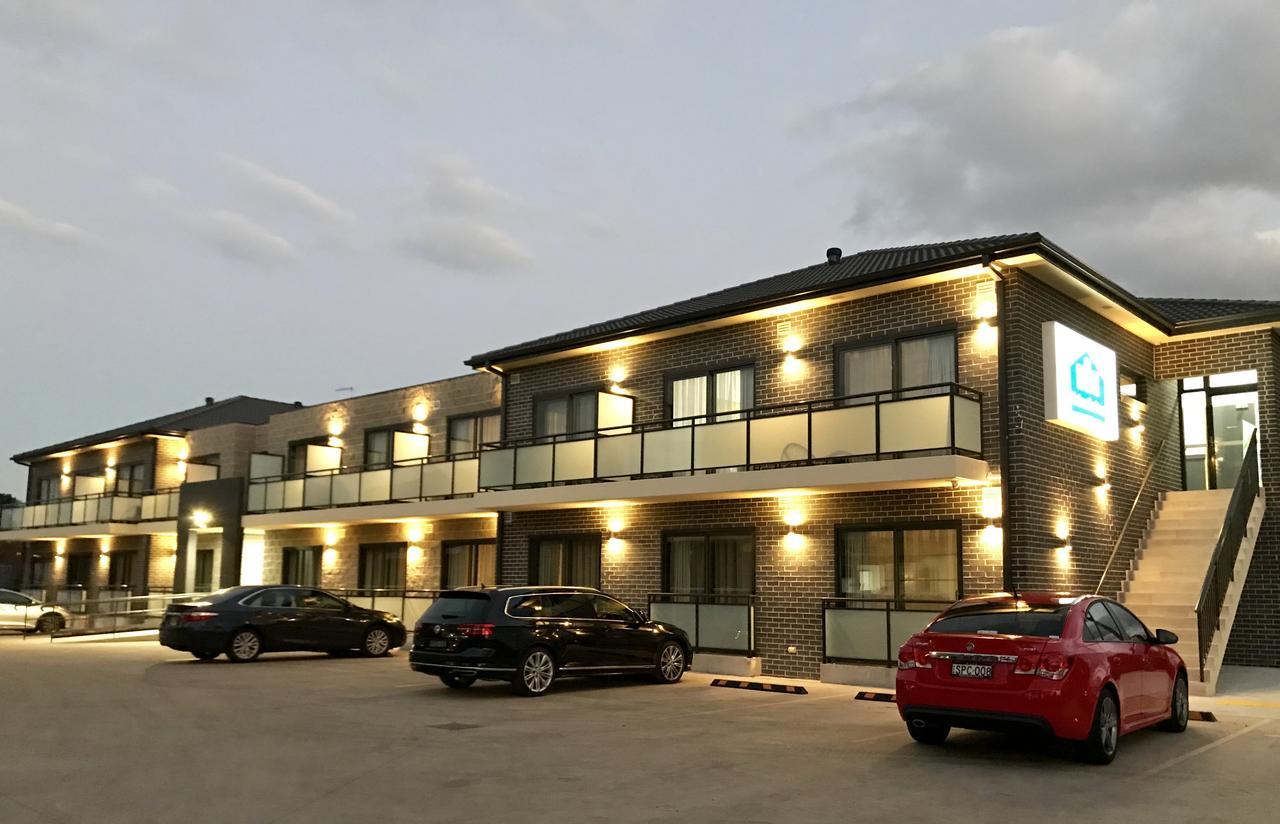 Value Suites Penrith Zewnętrze zdjęcie